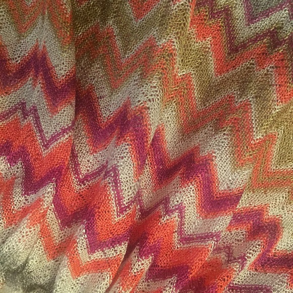 60’s Inspired Bell Sleeve Zig Zag Pattern Dress - Picture 6 of 10